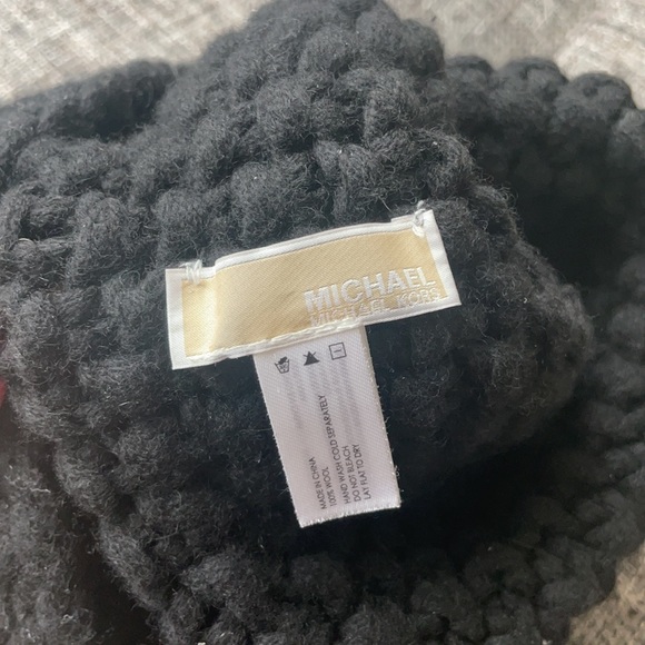 Michael Kors Pom-Pom Knit Beanie - Picture 4 of 4